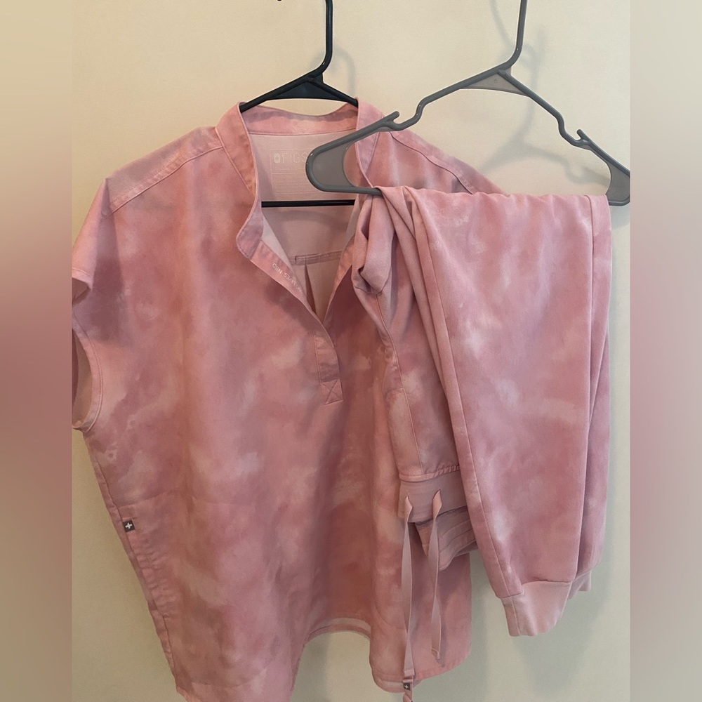 Figs pink cloud scrubs